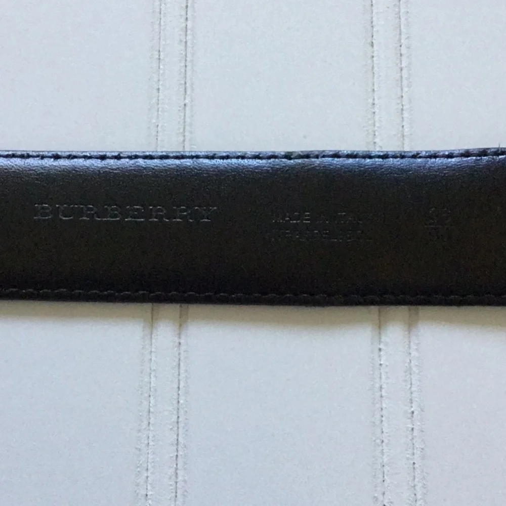 Burberry Haymarket Check Belt With Black hardware - Picture 3 of 6